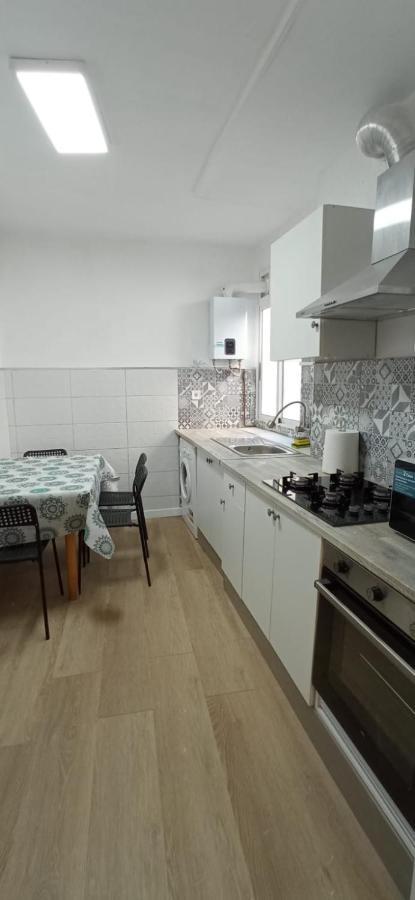 La Casona Vivienda Uso Turistico Recien Reformada En El Centro De Vilagarcia. فيلاغارثيا دي أروزا المظهر الخارجي الصورة